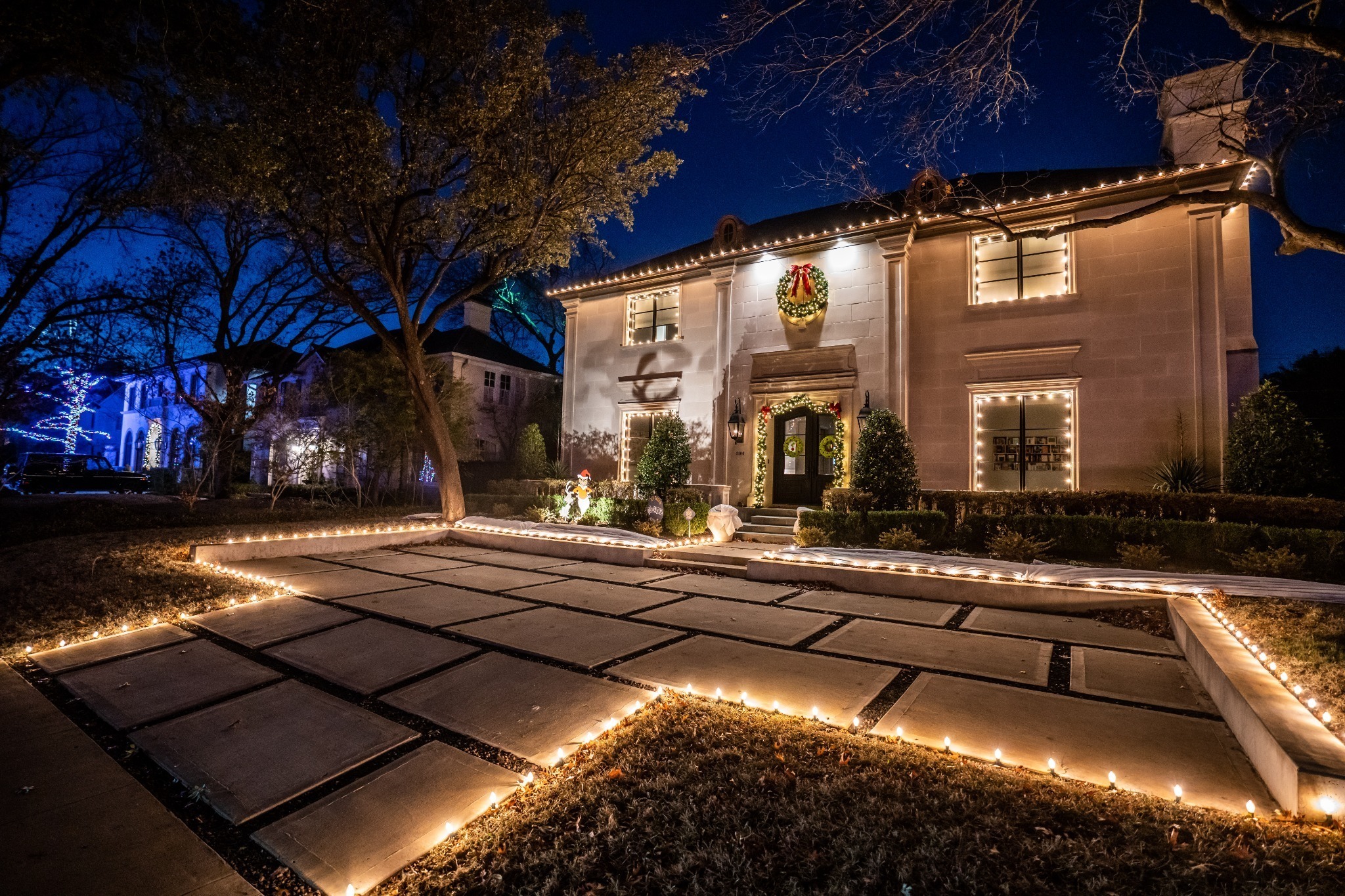 Professional holiday lighting