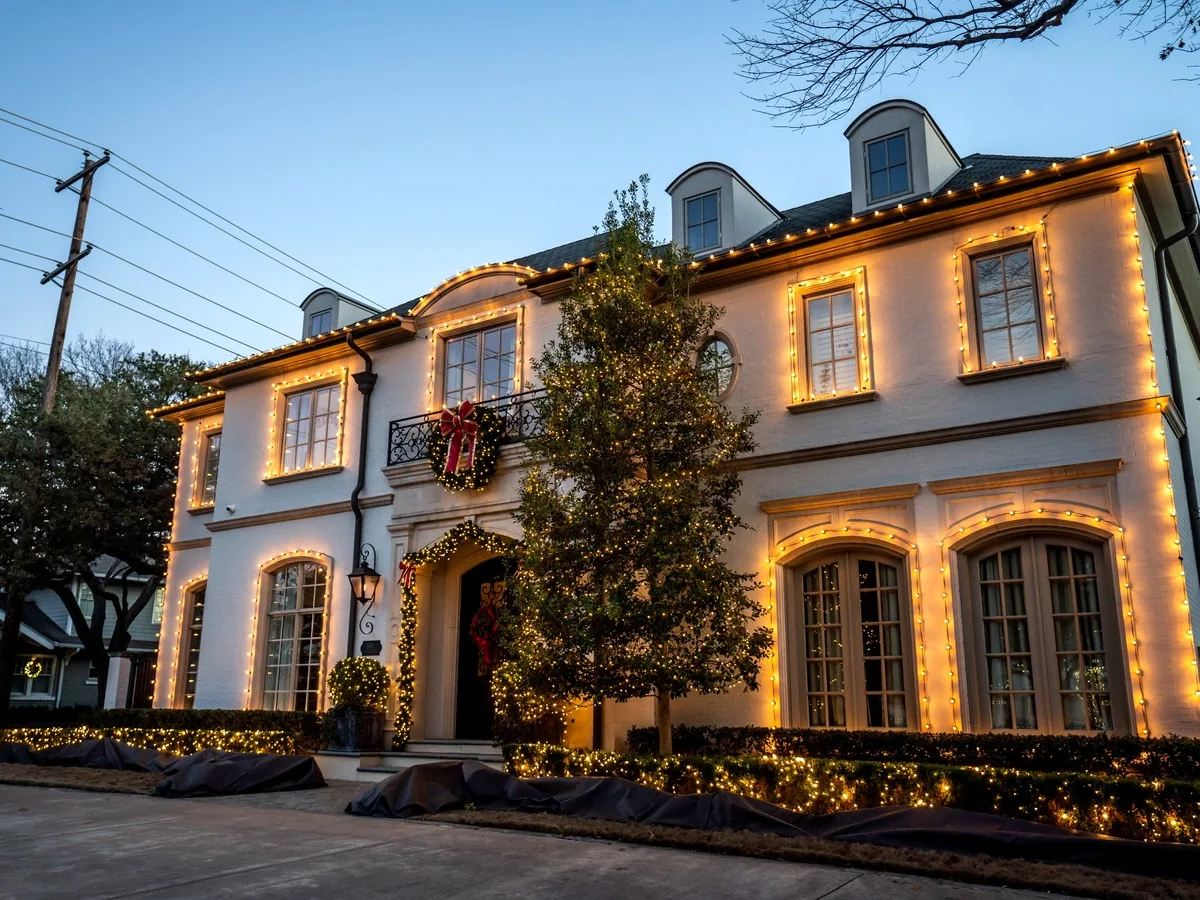 When to Book Christmas Light Installation in Corpus Christi